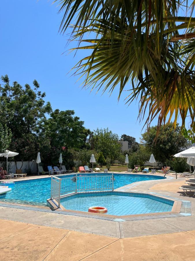 بساليدي Theodorou Beach Hotel Apartments المظهر الخارجي الصورة